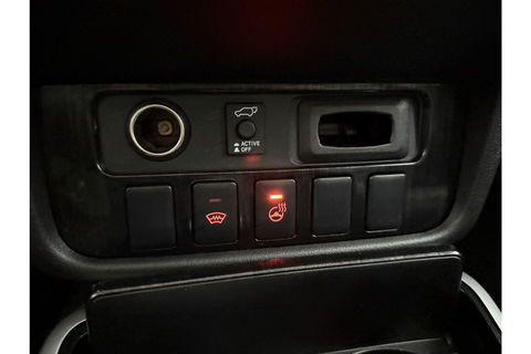 Mitsubishi Outlander 2.0 PHEV Hybride 360 Camera LED Clima Navigatie Leder 18"LMV