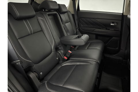 Mitsubishi Outlander 2.0 PHEV Hybride 360 Camera LED Clima Navigatie Leder 18"LMV