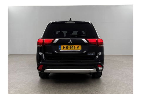 Mitsubishi Outlander 2.0 PHEV Hybride 360 Camera LED Clima Navigatie Leder 18"LMV