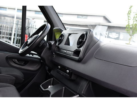 Mercedes-Benz Sprinter 314 2.2 CDI L2H2 Black Edition Camera, Cruise, 3500KG Trekhaak, Carplay, Automaat, Mbux, 143PK, NAVI, Uniek!