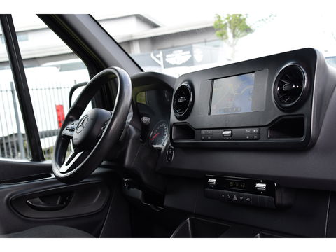 Mercedes-Benz Sprinter 314 2.2 CDI L2H2 Black Edition Camera, Cruise, 3500KG Trekhaak, Carplay, Automaat, Mbux, 143PK, NAVI, Uniek!