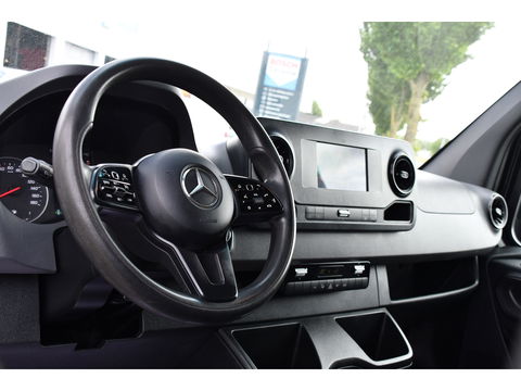 Mercedes-Benz Sprinter 314 2.2 CDI L2H2 Black Edition Camera, Cruise, 3500KG Trekhaak, Carplay, Automaat, Mbux, 143PK, NAVI, Uniek!