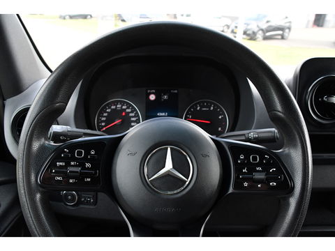 Mercedes-Benz Sprinter 314 2.2 CDI L2H2 Black Edition Camera, Cruise, 3500KG Trekhaak, Carplay, Automaat, Mbux, 143PK, NAVI, Uniek!