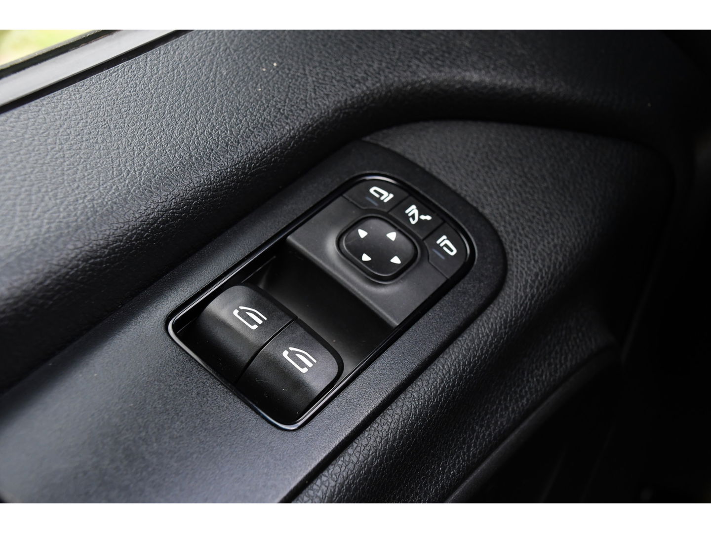 Mercedes-Benz Sprinter 314 2.2 CDI L2H2 Black Edition Camera, Cruise, 3500KG Trekhaak, Carplay, Automaat, Mbux, 143PK, NAVI, Uniek!