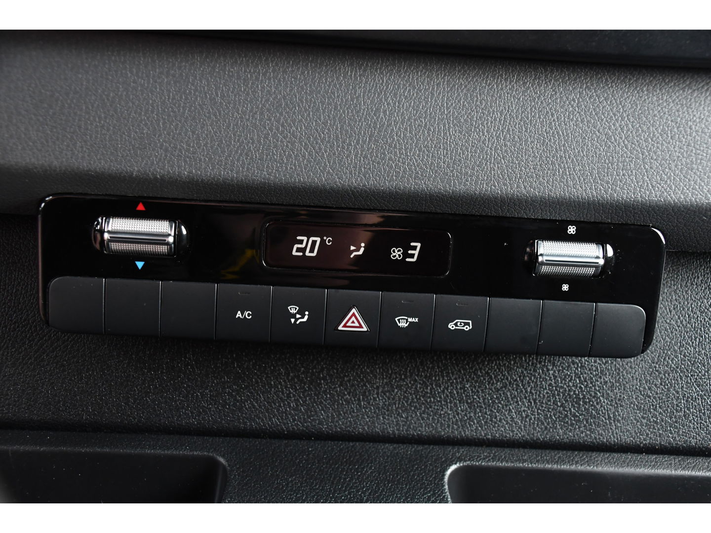 Mercedes-Benz Sprinter 314 2.2 CDI L2H2 Black Edition Camera, Cruise, 3500KG Trekhaak, Carplay, Automaat, Mbux, 143PK, NAVI, Uniek!