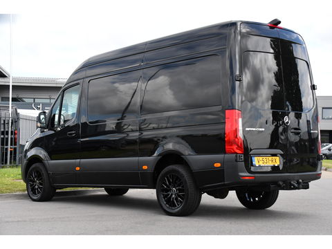 Mercedes-Benz Sprinter 314 2.2 CDI L2H2 Black Edition Camera, Cruise, 3500KG Trekhaak, Carplay, Automaat, Mbux, 143PK, NAVI, Uniek!
