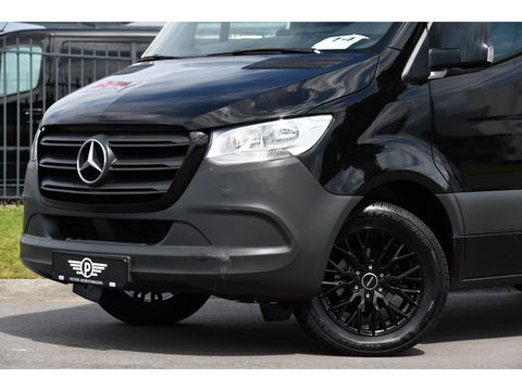 Mercedes-Benz Sprinter 314 2.2 CDI L2H2 Black Edition Camera, Cruise, 3500KG Trekhaak, Carplay, Automaat, Mbux, 143PK, NAVI, Uniek!