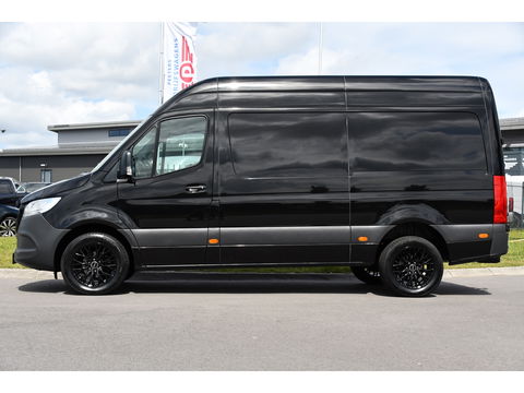 Mercedes-Benz Sprinter 314 2.2 CDI L2H2 Black Edition Camera, Cruise, 3500KG Trekhaak, Carplay, Automaat, Mbux, 143PK, NAVI, Uniek!