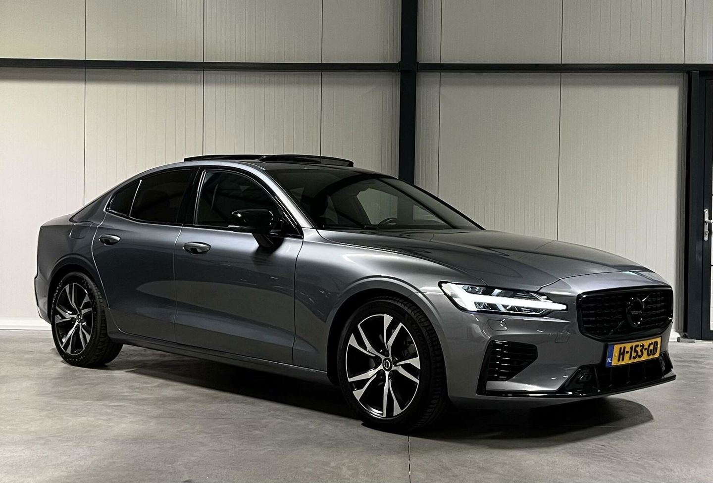 Volvo S60 2.0 T8 AWD Twin Engine R-Design Pano Head-up NAP