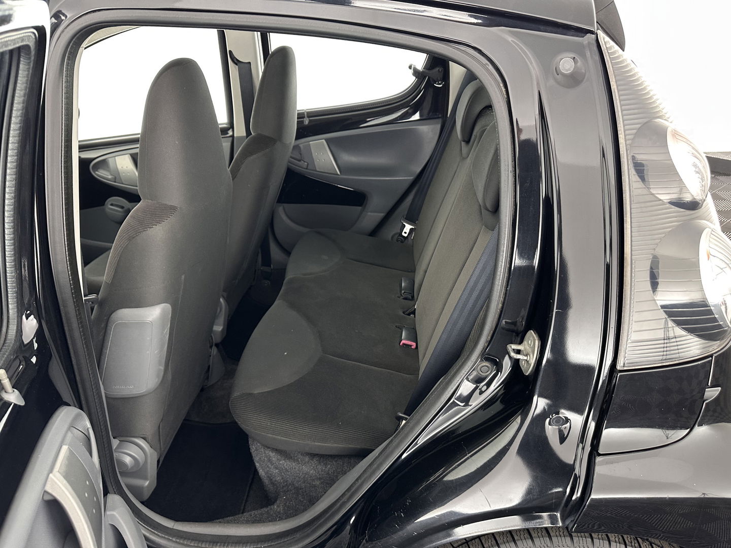 Citroën C1 1.0-12V Ambiance *AIRCO | COMFORT-SEATS | VELOURS | RADIO-CD/MP3 | 14''ALU*