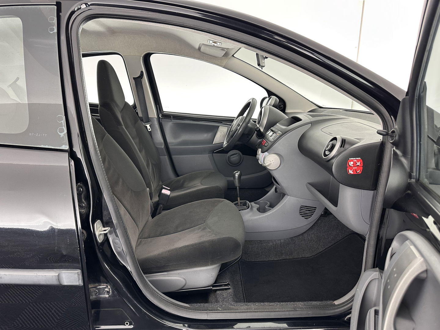 Citroën C1 1.0-12V Ambiance *AIRCO | COMFORT-SEATS | VELOURS | RADIO-CD/MP3 | 14''ALU*