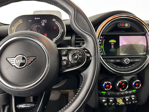 MINI Mini Electric Yours 33 kWh [ 3-Fase ] (INCL-BTW) *PANO | LUXURY-LEATHER | HARMAN/KARDON-AUDIO | FULL-LED | KEYLESS | CAMERA | NAVI-FULLMAP | DIGI-COCKPIT | DAB | HEAD-UP | HEATED-SPORTSEATS | 17"ALU*