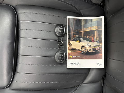 MINI Mini Electric Yours 33 kWh [ 3-Fase ] (INCL-BTW) *PANO | LUXURY-LEATHER | HARMAN/KARDON-AUDIO | FULL-LED | KEYLESS | CAMERA | NAVI-FULLMAP | DIGI-COCKPIT | DAB | HEAD-UP | HEATED-SPORTSEATS | 17"ALU*