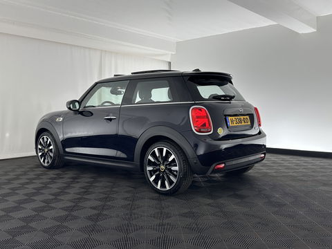 MINI Mini Electric Yours 33 kWh [ 3-Fase ] (INCL-BTW) *PANO | LUXURY-LEATHER | HARMAN/KARDON-AUDIO | FULL-LED | KEYLESS | CAMERA | NAVI-FULLMAP | DIGI-COCKPIT | DAB | HEAD-UP | HEATED-SPORTSEATS | 17"ALU*