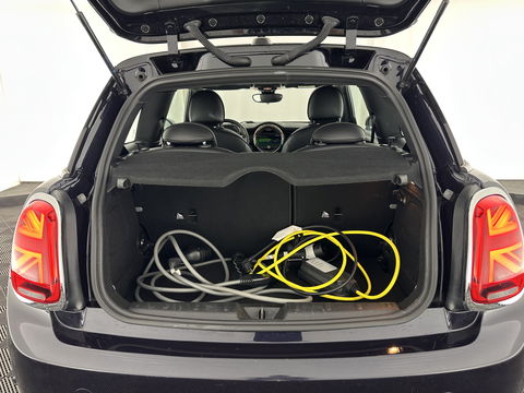 MINI Mini Electric Yours 33 kWh [ 3-Fase ] (INCL-BTW) *PANO | LUXURY-LEATHER | HARMAN/KARDON-AUDIO | FULL-LED | KEYLESS | CAMERA | NAVI-FULLMAP | DIGI-COCKPIT | DAB | HEAD-UP | HEATED-SPORTSEATS | 17"ALU*