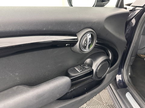 MINI Mini Electric Yours 33 kWh [ 3-Fase ] (INCL-BTW) *PANO | LUXURY-LEATHER | HARMAN/KARDON-AUDIO | FULL-LED | KEYLESS | CAMERA | NAVI-FULLMAP | DIGI-COCKPIT | DAB | HEAD-UP | HEATED-SPORTSEATS | 17"ALU*
