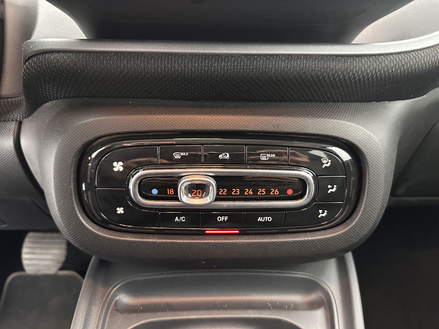 Smart Forfour EQ Business Solution 18 kWh [ 3-Fase ] ( INCL-BTW ) Aut. *FULL-LEATHER | NAVI-FULLMAP | HEATED-COMFORTSEATS | CRUISE | AIRCO | AMBIENT-LIGHT | 15''ALU*