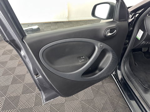 Smart Forfour EQ Business Solution 18 kWh [ 3-Fase ] ( INCL-BTW ) Aut. *FULL-LEATHER | NAVI-FULLMAP | HEATED-COMFORTSEATS | CRUISE | AIRCO | AMBIENT-LIGHT | 15''ALU*