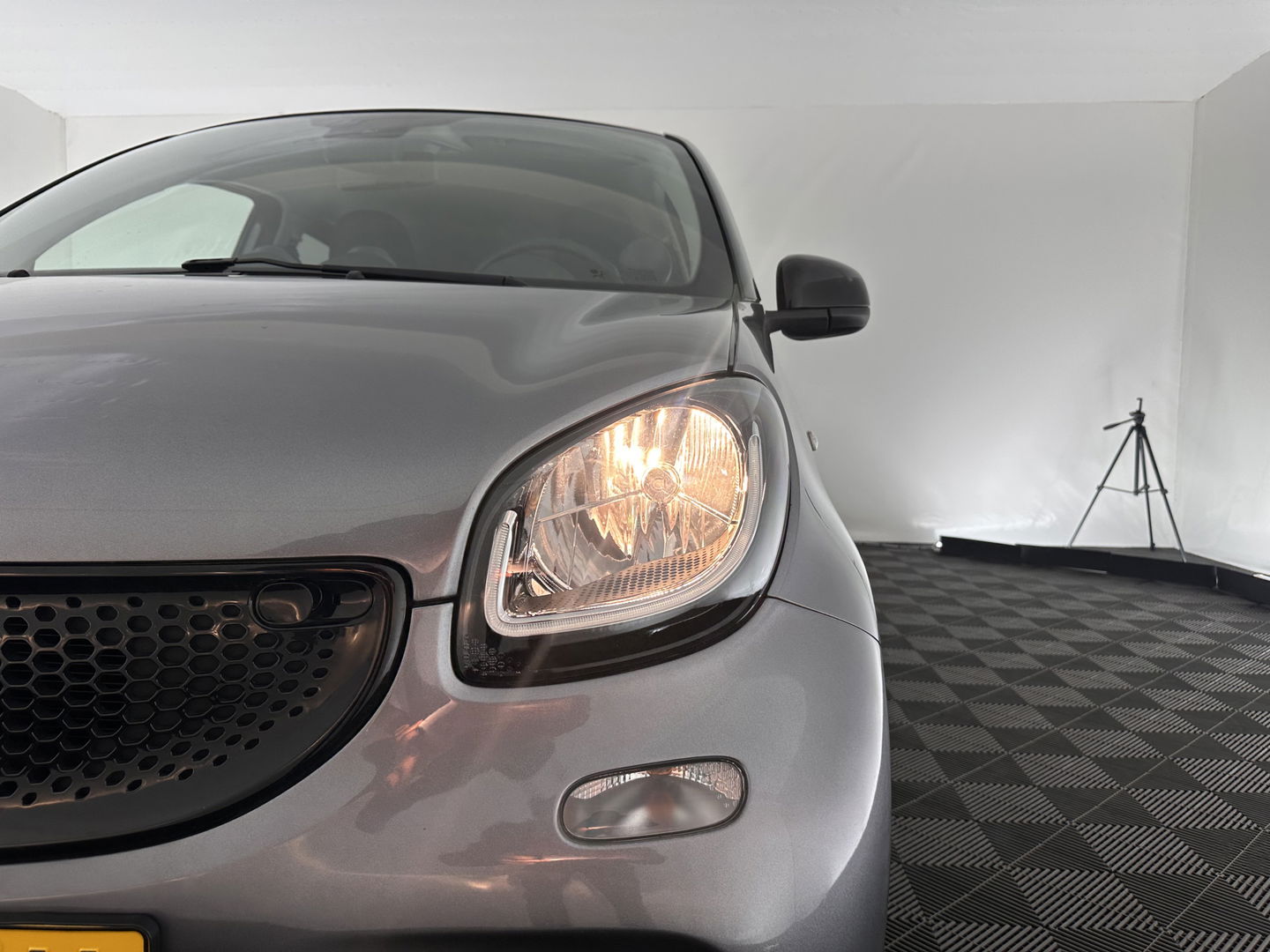Smart Forfour EQ Business Solution 18 kWh [ 3-Fase ] ( INCL-BTW ) Aut. *FULL-LEATHER | NAVI-FULLMAP | HEATED-COMFORTSEATS | CRUISE | AIRCO | AMBIENT-LIGHT | 15''ALU*