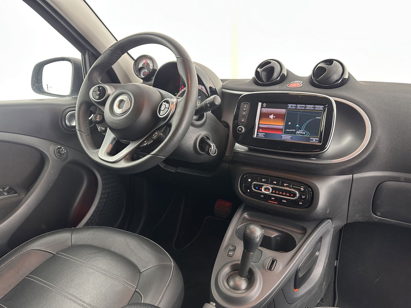 Smart Forfour EQ Business Solution 18 kWh [ 3-Fase ] ( INCL-BTW ) Aut. *FULL-LEATHER | NAVI-FULLMAP | HEATED-COMFORTSEATS | CRUISE | AIRCO | AMBIENT-LIGHT | 15''ALU*