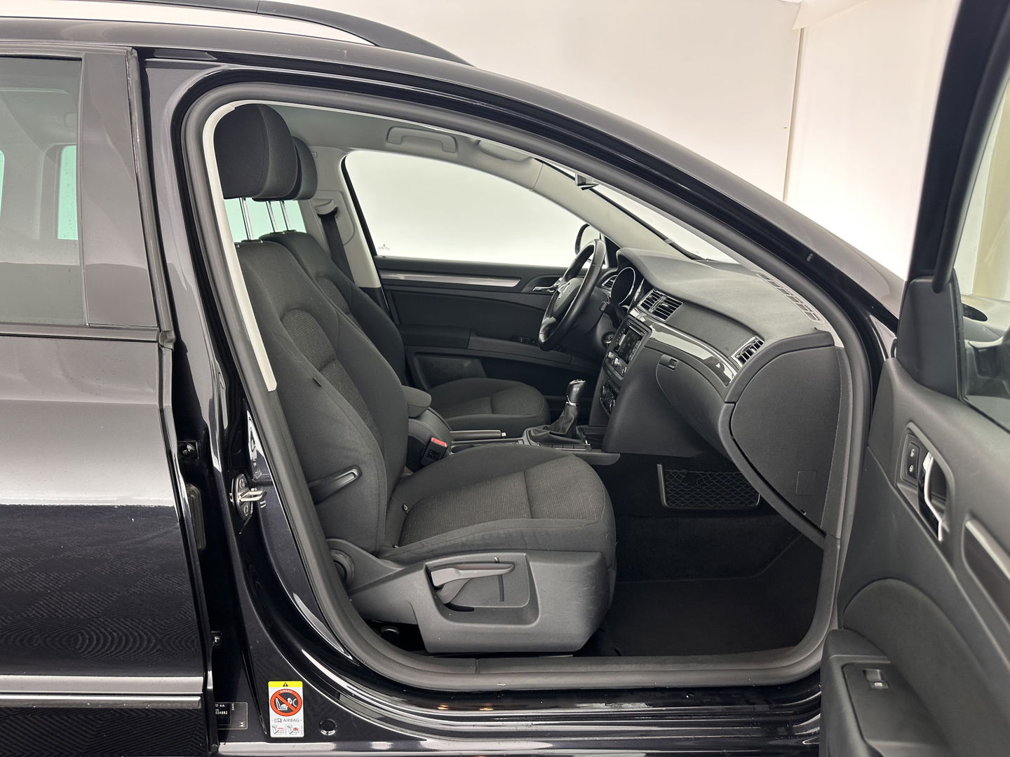 Škoda Superb Combi 1.6 TDI Active Business *NAVI-FULLMAP | AIRCO | PDC | AMUNDSEN-AUDIO | CRUISE | COMFORT-SEATS | 16''ALU*