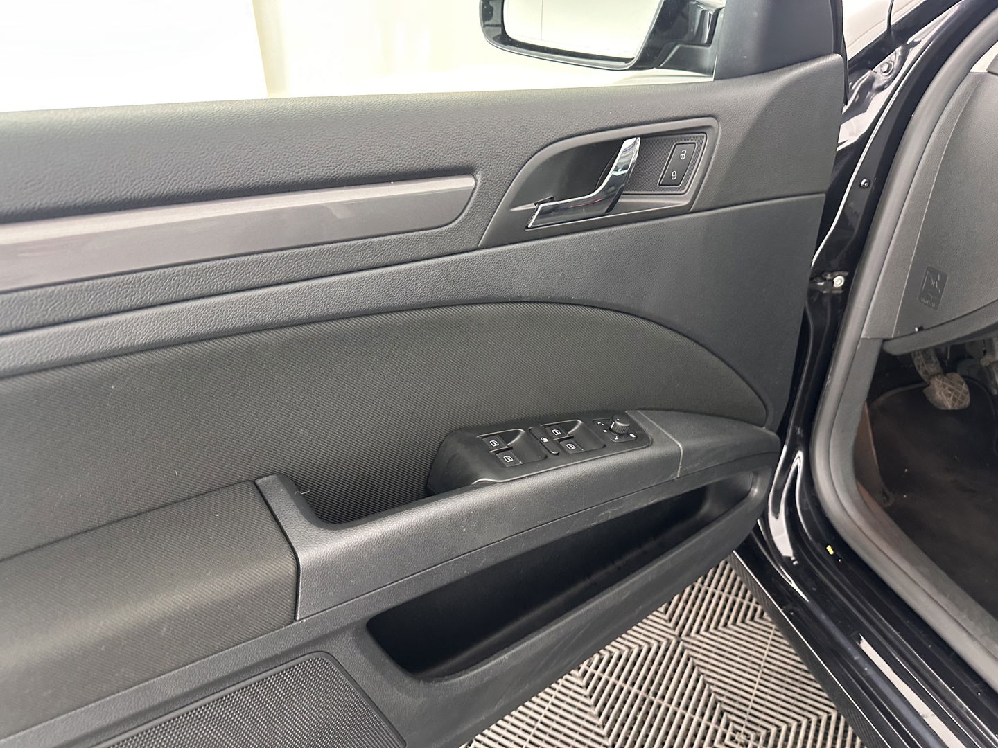 Škoda Superb Combi 1.6 TDI Active Business *NAVI-FULLMAP | AIRCO | PDC | AMUNDSEN-AUDIO | CRUISE | COMFORT-SEATS | 16''ALU*