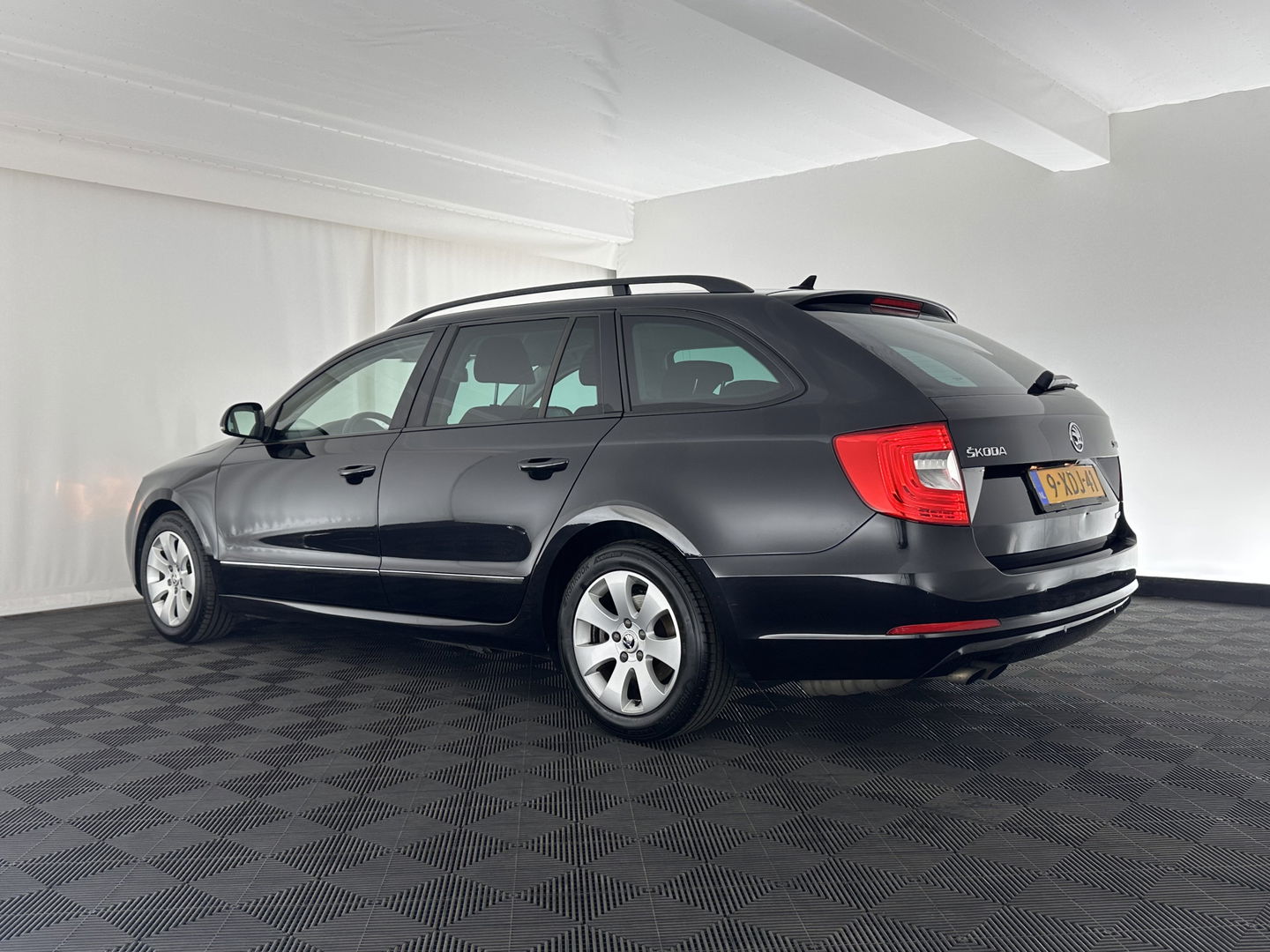 Škoda Superb Combi 1.6 TDI Active Business *NAVI-FULLMAP | AIRCO | PDC | AMUNDSEN-AUDIO | CRUISE | COMFORT-SEATS | 16''ALU*