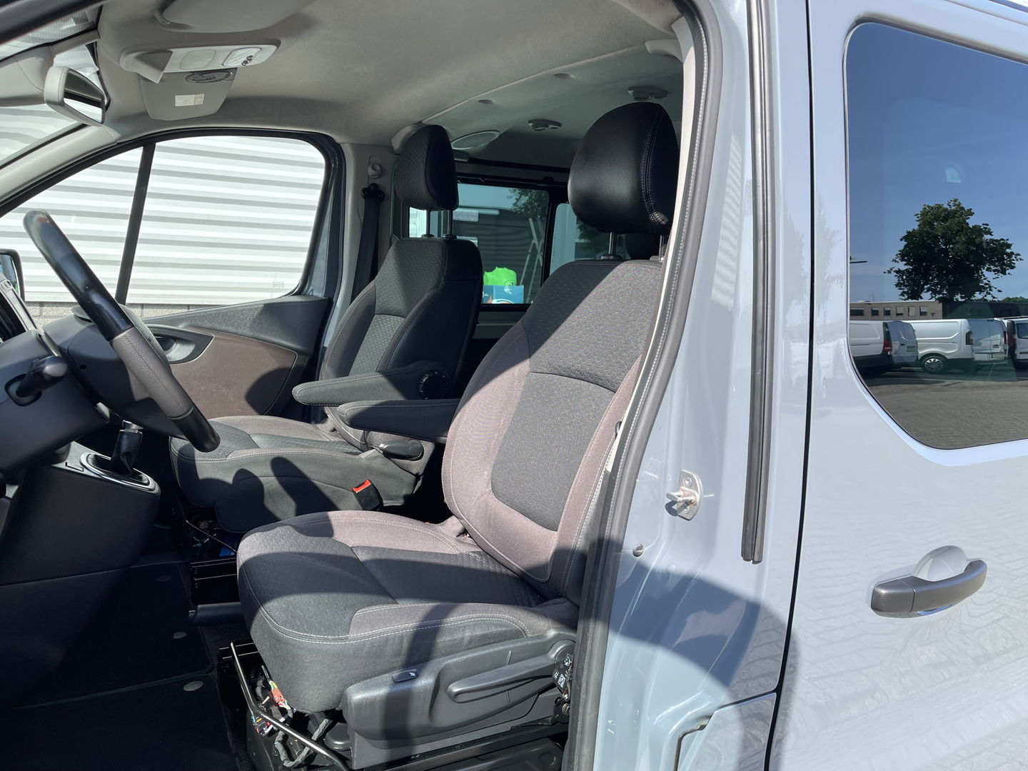 Fiat Talento 2.0 MultiJet 170pk automaat L2H1 SX DC 5 persoons / vaste prijs rijklaar € 23.950 ex btw / lease vanaf € 391 / dubbele schuifdeur / airco / cruise / navi / camera / trekhaak !
