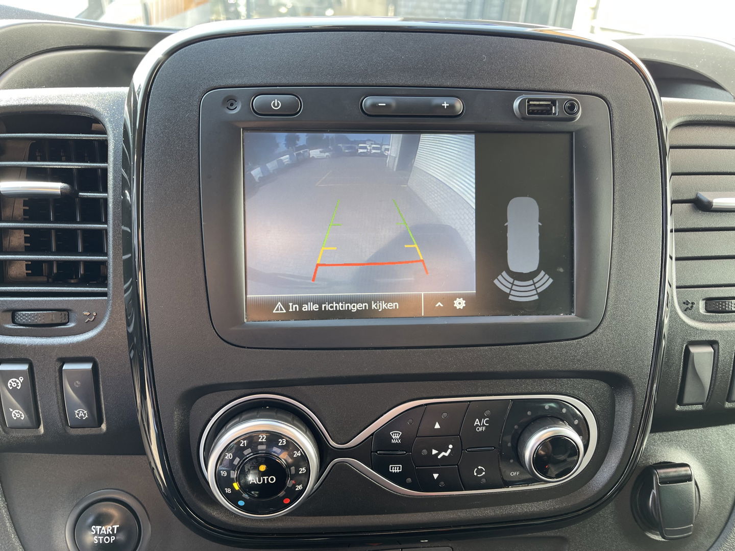 Fiat Talento 2.0 MultiJet 170pk automaat L2H1 SX DC 5 persoons / vaste prijs rijklaar € 23.950 ex btw / lease vanaf € 391 / dubbele schuifdeur / airco / cruise / navi / camera / trekhaak !