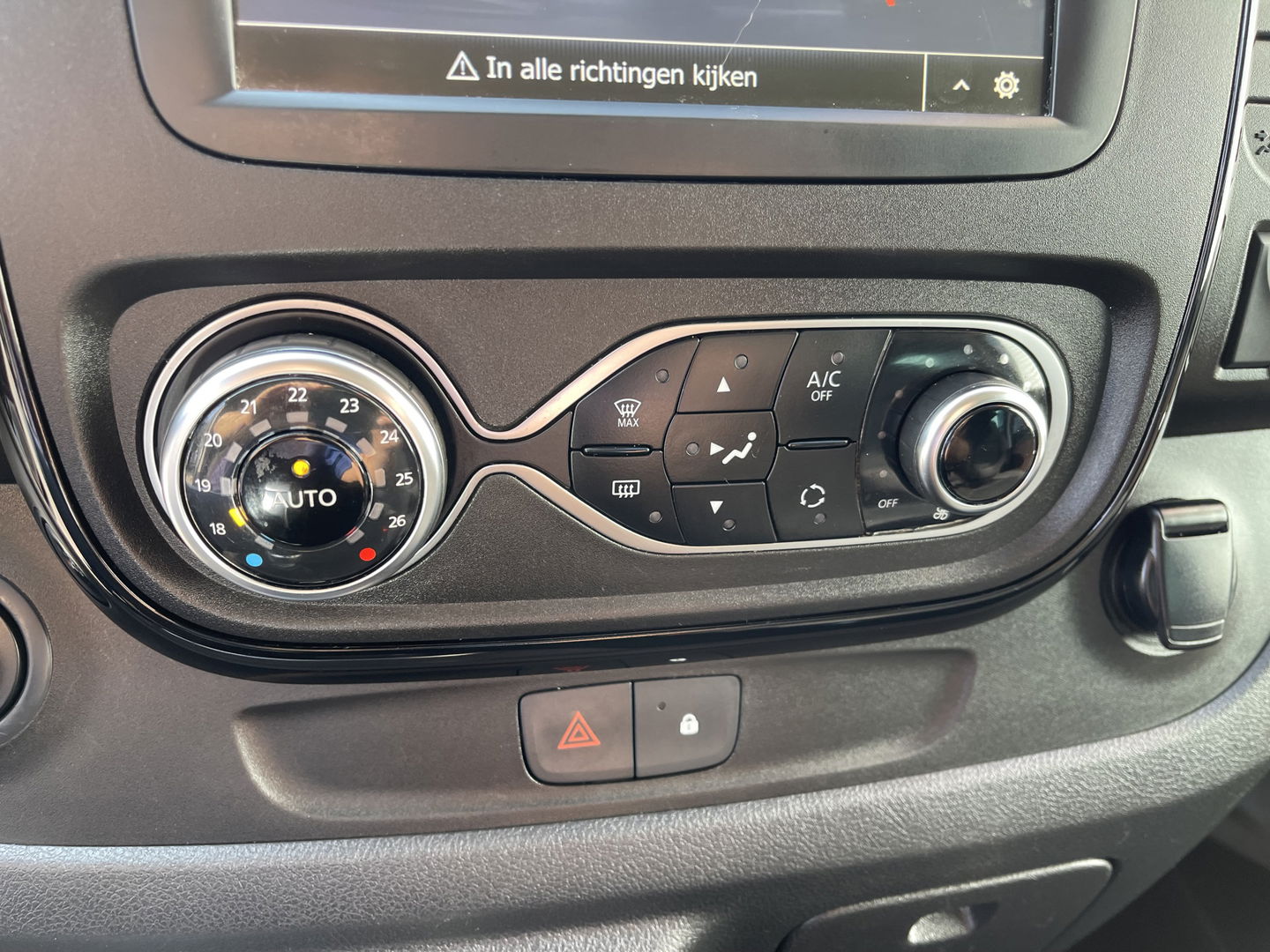 Fiat Talento 2.0 MultiJet 170pk automaat L2H1 SX DC 5 persoons / vaste prijs rijklaar € 23.950 ex btw / lease vanaf € 391 / dubbele schuifdeur / airco / cruise / navi / camera / trekhaak !