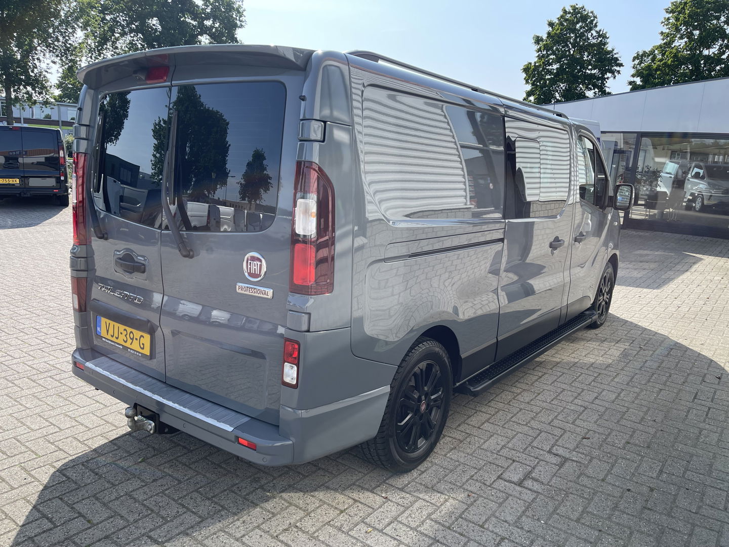 Fiat Talento 2.0 MultiJet 170pk automaat L2H1 SX DC 5 persoons / vaste prijs rijklaar € 23.950 ex btw / lease vanaf € 391 / dubbele schuifdeur / airco / cruise / navi / camera / trekhaak !