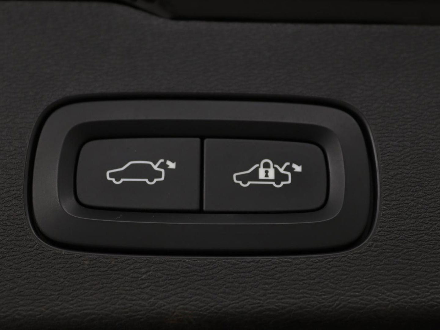 Volvo V60 2.0 T8 Recharge AWD Inscription | Panoramadak | Leder | Stoel & stuurverwarming | Camera | Adaptive cruise | Carplay | Navigatie