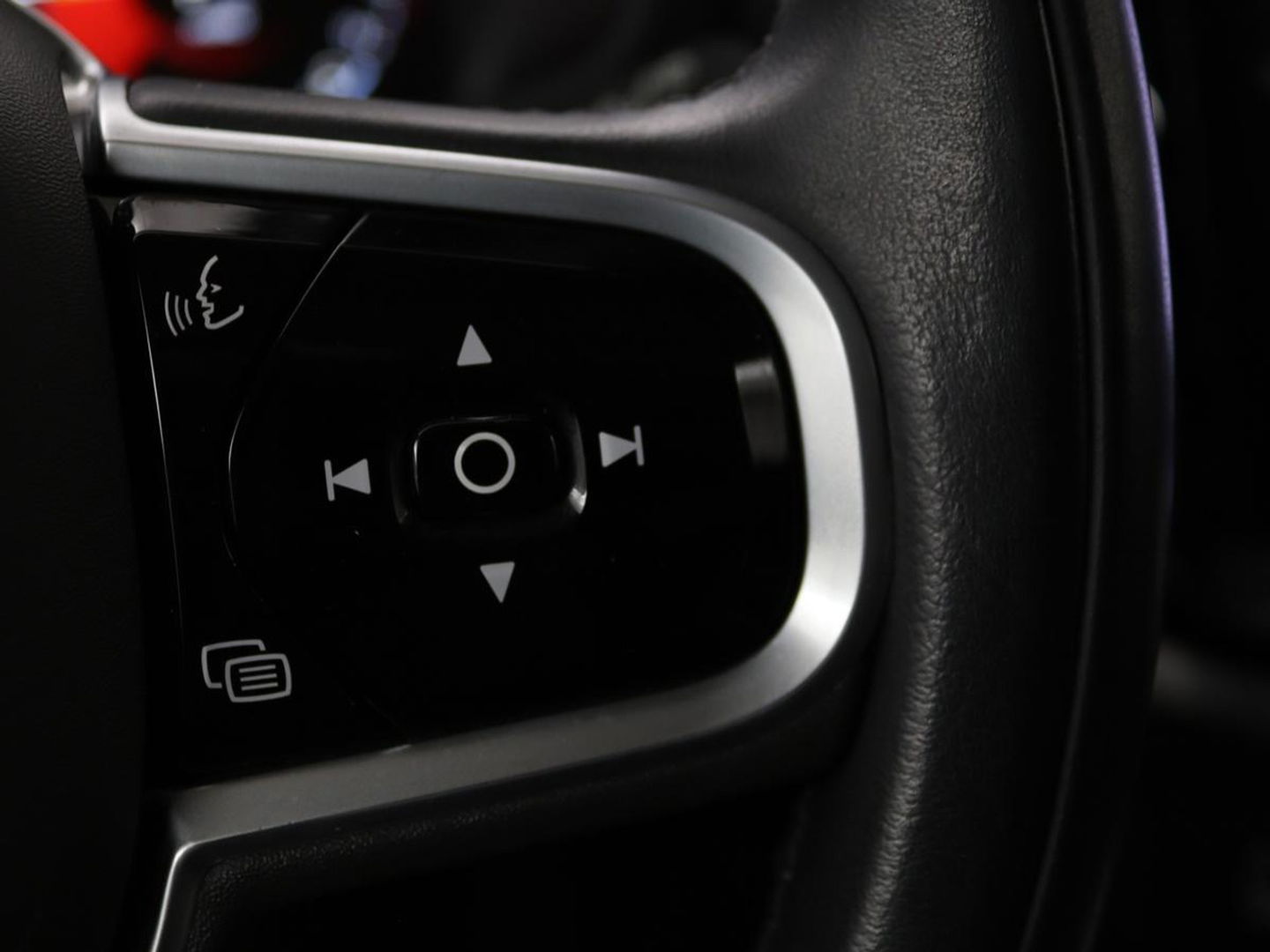 Volvo V60 2.0 T8 Recharge AWD Inscription | Panoramadak | Leder | Stoel & stuurverwarming | Camera | Adaptive cruise | Carplay | Navigatie