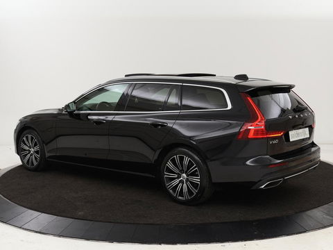 Volvo V60 2.0 T8 Recharge AWD Inscription | Panoramadak | Leder | Stoel & stuurverwarming | Camera | Adaptive cruise | Carplay | Navigatie