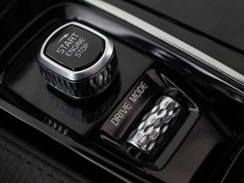 Volvo V60 2.0 T8 Recharge AWD Inscription | Panoramadak | Leder | Stoel & stuurverwarming | Camera | Adaptive cruise | Carplay | Navigatie