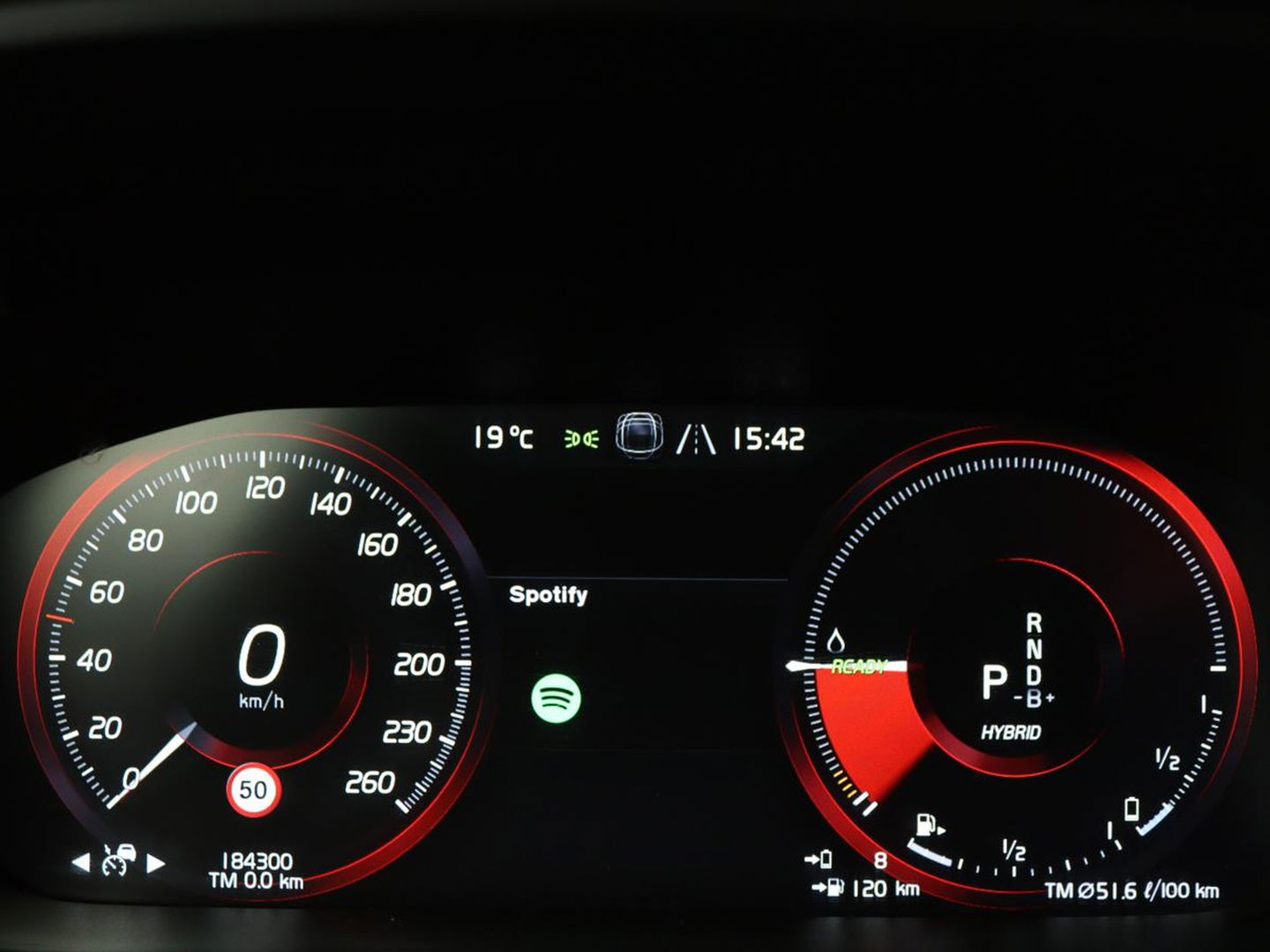 Volvo V60 2.0 T8 Recharge AWD Inscription | Panoramadak | Leder | Stoel & stuurverwarming | Camera | Adaptive cruise | Carplay | Navigatie