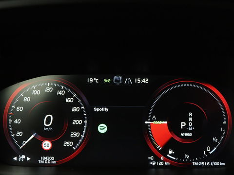Volvo V60 2.0 T8 Recharge AWD Inscription | Panoramadak | Leder | Stoel & stuurverwarming | Camera | Adaptive cruise | Carplay | Navigatie