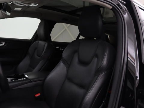 Volvo V60 2.0 T8 Recharge AWD Inscription | Panoramadak | Leder | Stoel & stuurverwarming | Camera | Adaptive cruise | Carplay | Navigatie