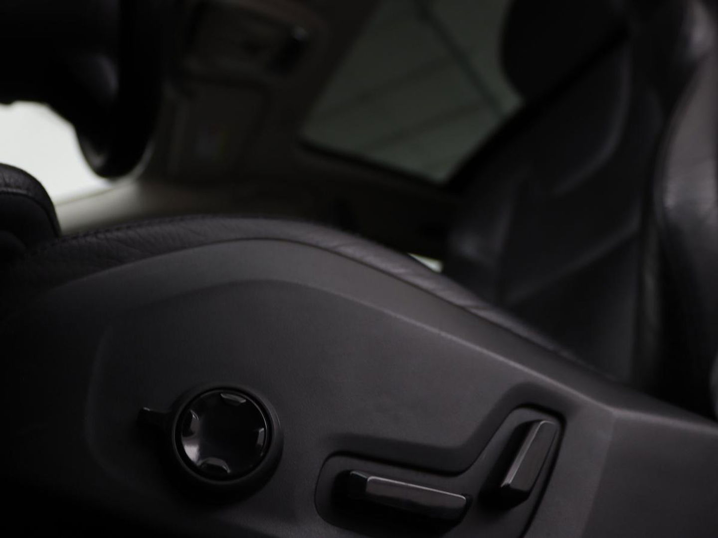 Volvo V60 2.0 T8 Recharge AWD Inscription | Panoramadak | Leder | Stoel & stuurverwarming | Camera | Adaptive cruise | Carplay | Navigatie