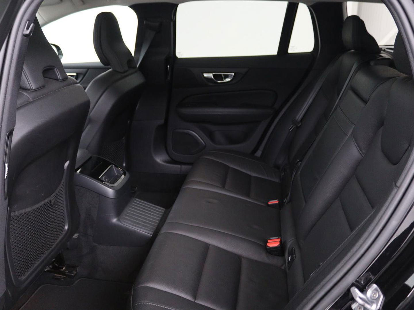 Volvo V60 2.0 T8 Recharge AWD Inscription | Panoramadak | Leder | Stoel & stuurverwarming | Camera | Adaptive cruise | Carplay | Navigatie