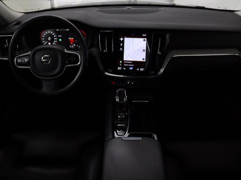 Volvo V60 2.0 T8 Recharge AWD Inscription | Panoramadak | Leder | Stoel & stuurverwarming | Camera | Adaptive cruise | Carplay | Navigatie