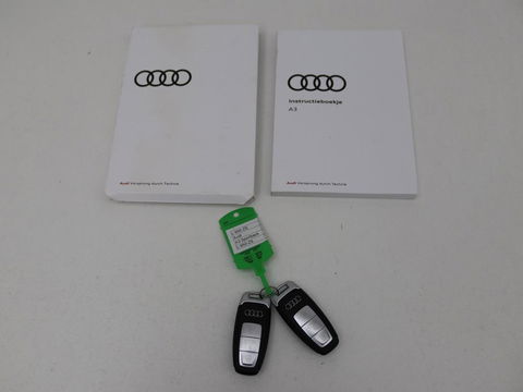 Audi A3 30 TFSI S edition | Carplay | Full LED | Virtual Cockpit | Sportstoelen | Half leder | Getint glas | Climate control | Cruise control