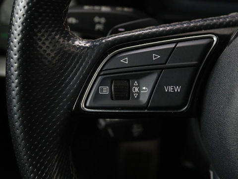 Audi A3 30 TFSI S edition | Carplay | Full LED | Virtual Cockpit | Sportstoelen | Half leder | Getint glas | Climate control | Cruise control