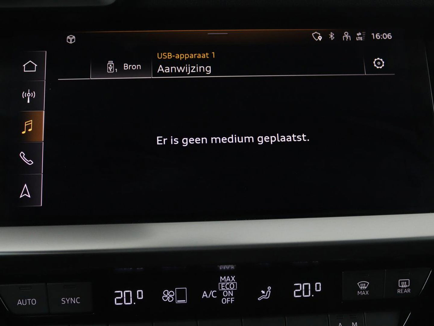 Audi A3 30 TFSI S edition | Carplay | Full LED | Virtual Cockpit | Sportstoelen | Half leder | Getint glas | Climate control | Cruise control