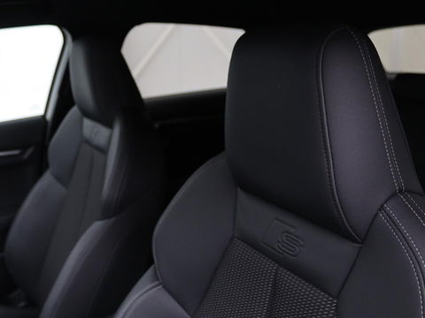 Audi A3 30 TFSI S edition | Carplay | Full LED | Virtual Cockpit | Sportstoelen | Half leder | Getint glas | Climate control | Cruise control