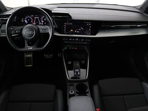 Audi A3 30 TFSI S edition | Carplay | Full LED | Virtual Cockpit | Sportstoelen | Half leder | Getint glas | Climate control | Cruise control
