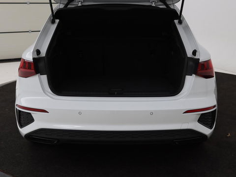 Audi A3 30 TFSI S edition | Carplay | Full LED | Virtual Cockpit | Sportstoelen | Half leder | Getint glas | Climate control | Cruise control