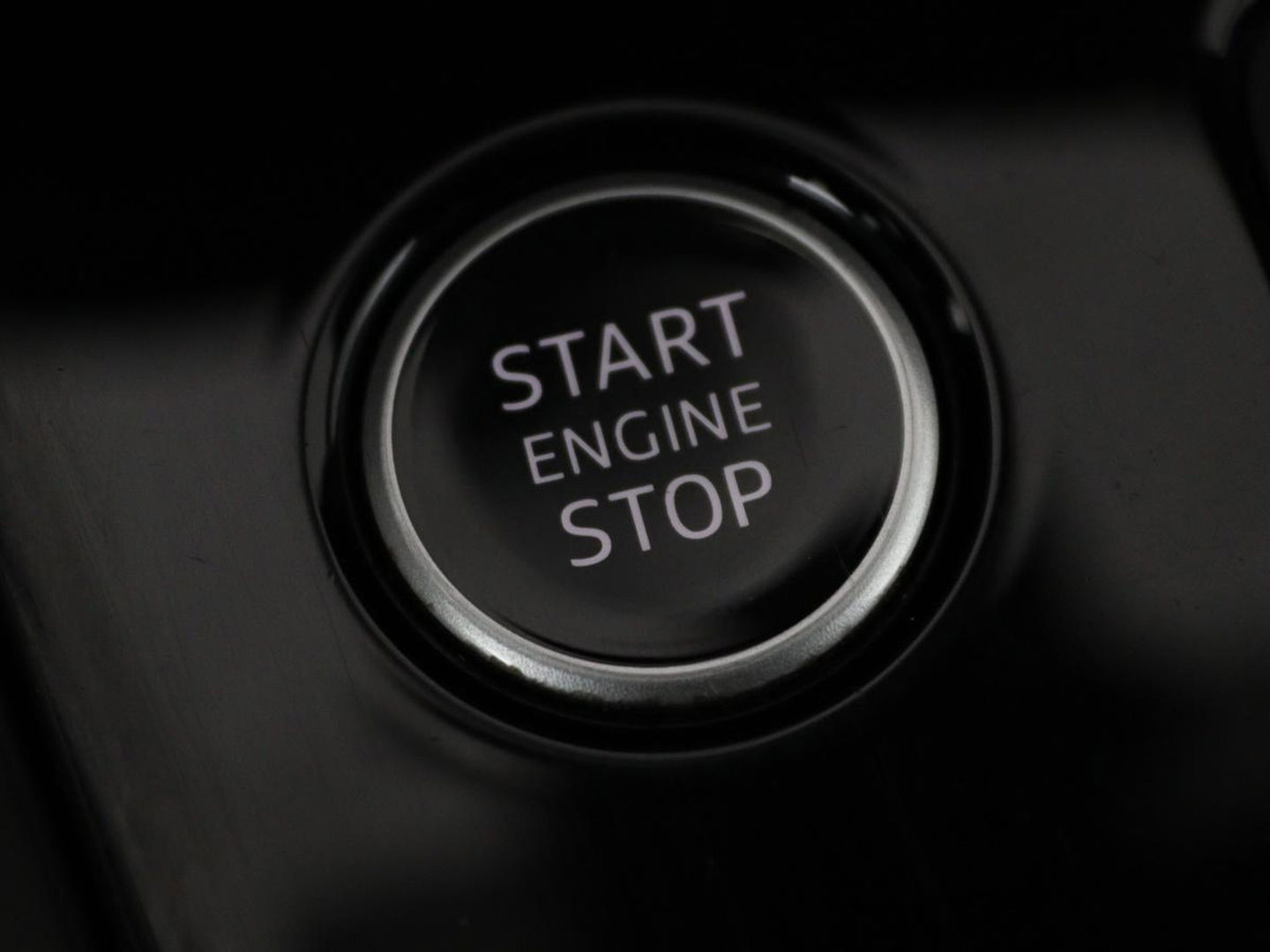 Audi A3 30 TFSI S edition | Carplay | Full LED | Virtual Cockpit | Sportstoelen | Half leder | Getint glas | Climate control | Cruise control