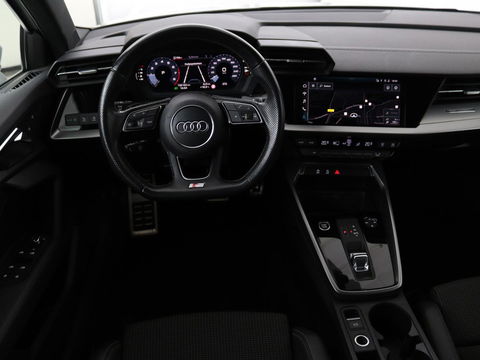 Audi A3 30 TFSI S edition | Carplay | Full LED | Virtual Cockpit | Sportstoelen | Half leder | Getint glas | Climate control | Cruise control