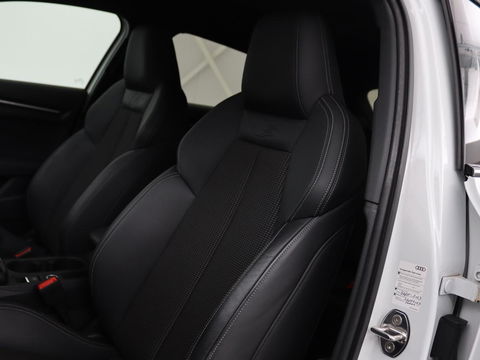 Audi A3 30 TFSI S edition | Carplay | Full LED | Virtual Cockpit | Sportstoelen | Half leder | Getint glas | Climate control | Cruise control